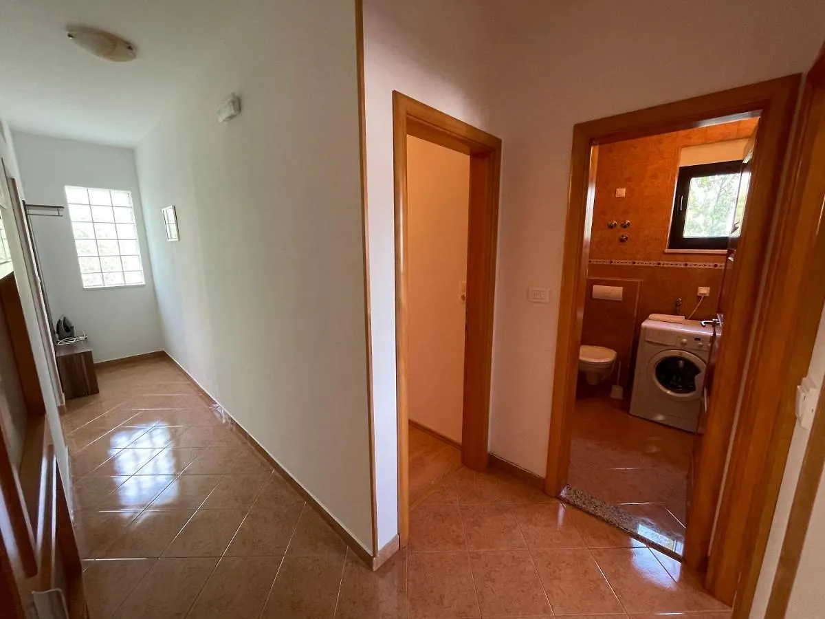 Apartment Jakasa Trogir 0*,